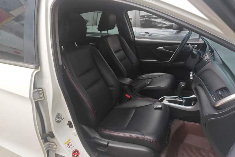 Used Honda Crider 2016 1.8L CVT Luxury Edition Right Front Seat