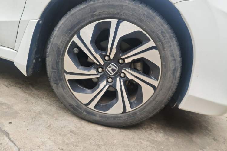 Used Honda Crider 2016 1.8L CVT Luxury Edition Right Front Wheel Hub