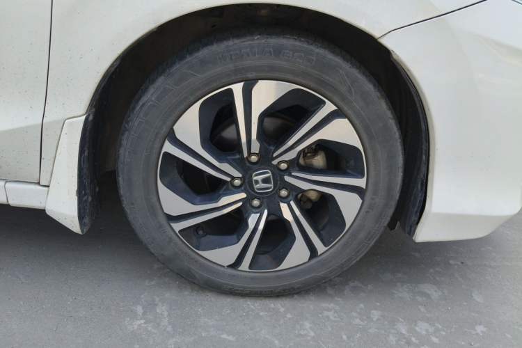 Used Honda Crider 2016 1.8L Manual Fashion Edition Right Front Wheel Hub