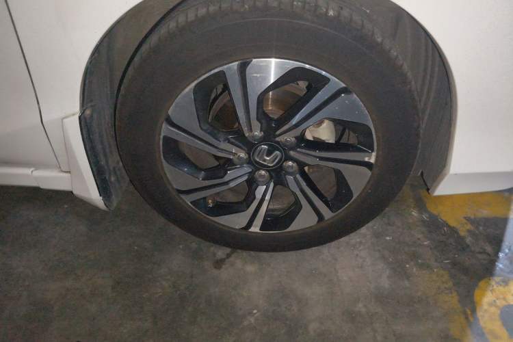 Used Honda Crider 2016 1.8L CVT Luxury Edition Right Front Wheel Hub