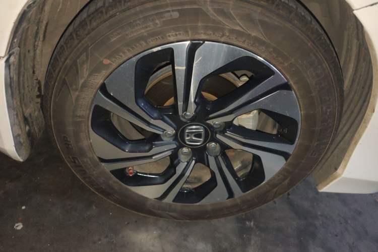 Used Honda Crider 2016 1.8L CVT Luxury Edition Right Front Wheel Hub