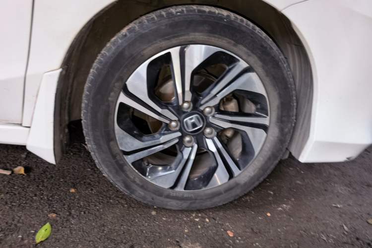Used Honda Crider 2016 1.8L CVT Luxury Edition Right Front Wheel Hub