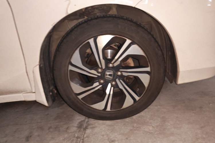 Used Honda Crider 2016 1.8L CVT Luxury Edition Right Front Wheel Hub