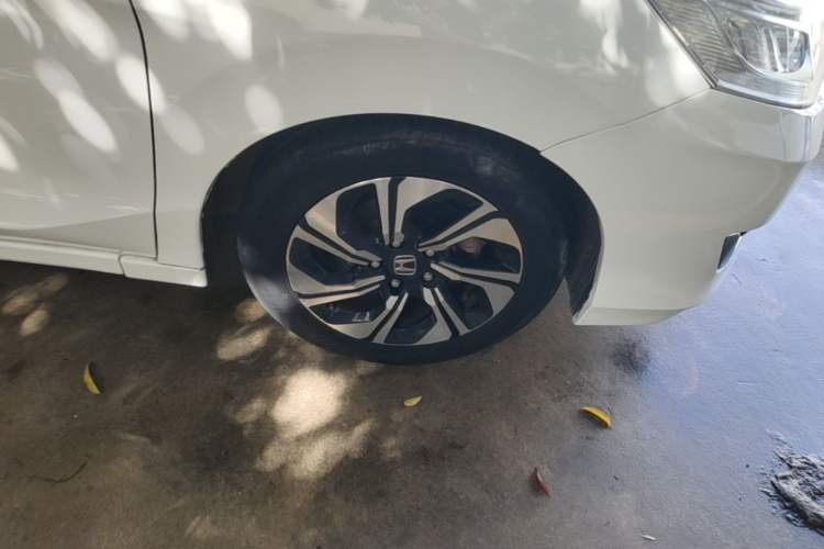 Used Honda Crider 2016 1.8L CVT Luxury Edition Right Front Wheel Hub