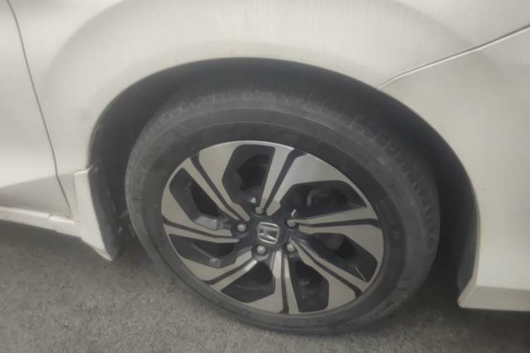 Used Honda Crider 2016 1.8L CVT Luxury Edition Right Front Wheel Hub