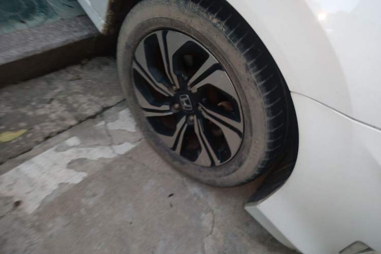 Used Honda Crider 2016 1.8L CVT Luxury Edition Right Front Wheel Hub
