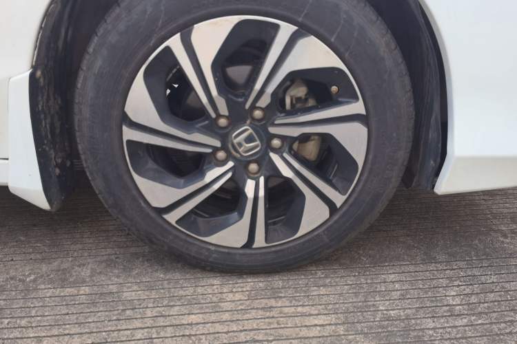 Used Honda Crider 2016 1.8L CVT Luxury Edition Right Front Wheel Hub