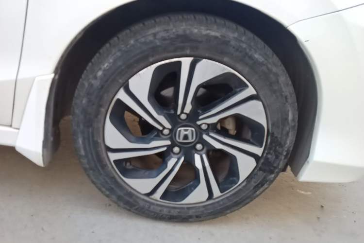 Used Honda Crider 2016 1.8L CVT Luxury Edition Right Front Wheel Hub