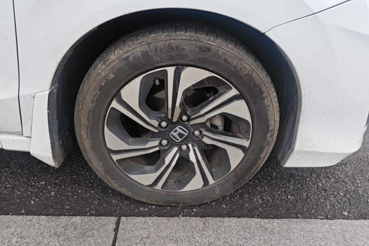 Used Honda Crider 2016 1.8L CVT Luxury Edition Right Front Wheel Hub