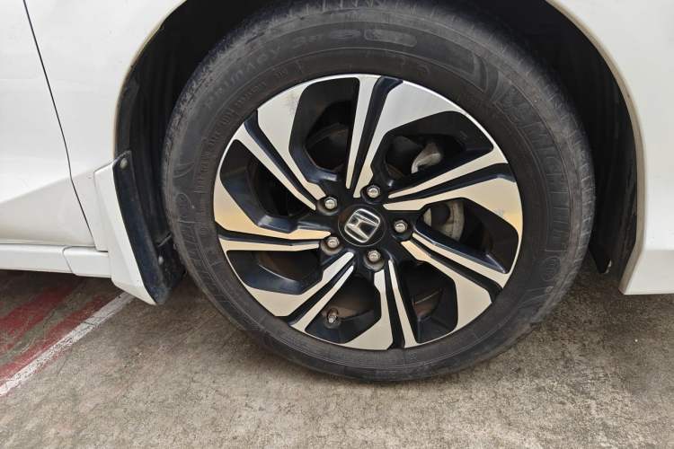 Used Honda Crider 2016 1.8L CVT Luxury Edition Right Front Wheel Hub