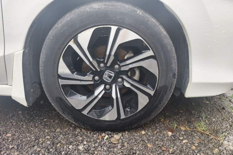 Used Honda Crider 2016 1.8L CVT Luxury Edition Right Front Wheel Hub