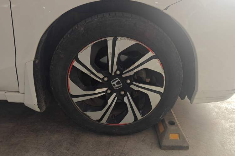 Used Honda Crider 2016 1.8L CVT Luxury Edition Right Front Wheel Hub
