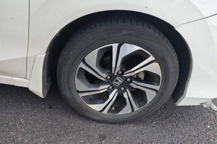 Used Honda Crider 2016 1.8L Manual Fashion Edition Right Front Wheel Hub
