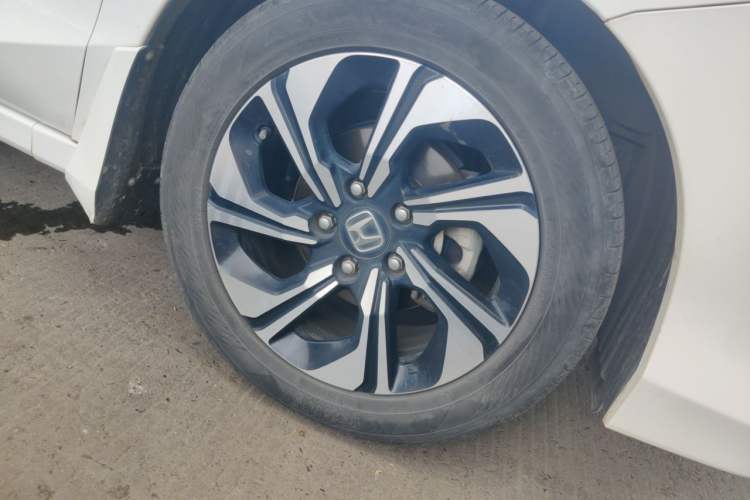 Used Honda Crider 2016 1.8L CVT Luxury Edition Right Front Wheel Hub