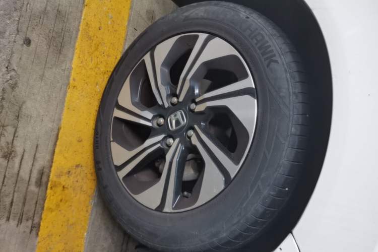 Used Honda Crider 2016 1.8L CVT Luxury Edition Right Front Wheel Hub