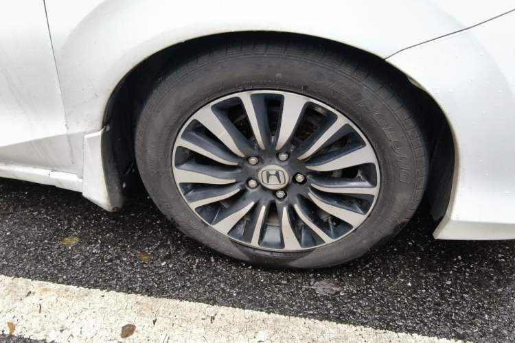 Used Honda Crider 2016 1.8L Manual Fashion Edition Right Front Wheel Hub