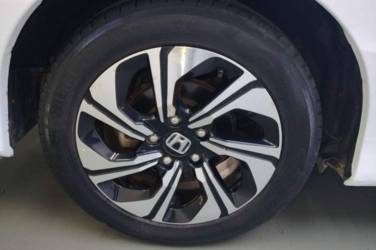 Used Honda Crider 2016 1.8L CVT Comfort Version Right Rear Wheel Hub