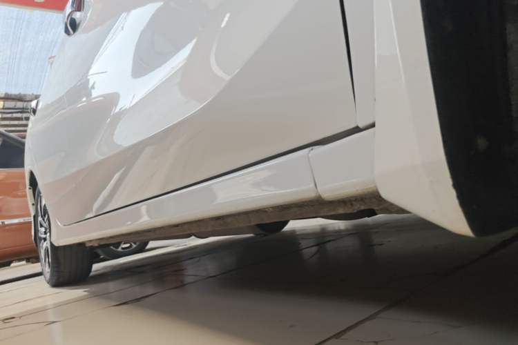 Used Honda Crider 2016 1.8L CVT Leading Edition Right Side Sill