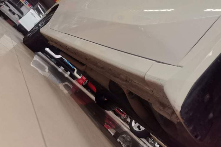 Used Honda Crider 2016 1.8L CVT Luxury Edition Right Side Sill