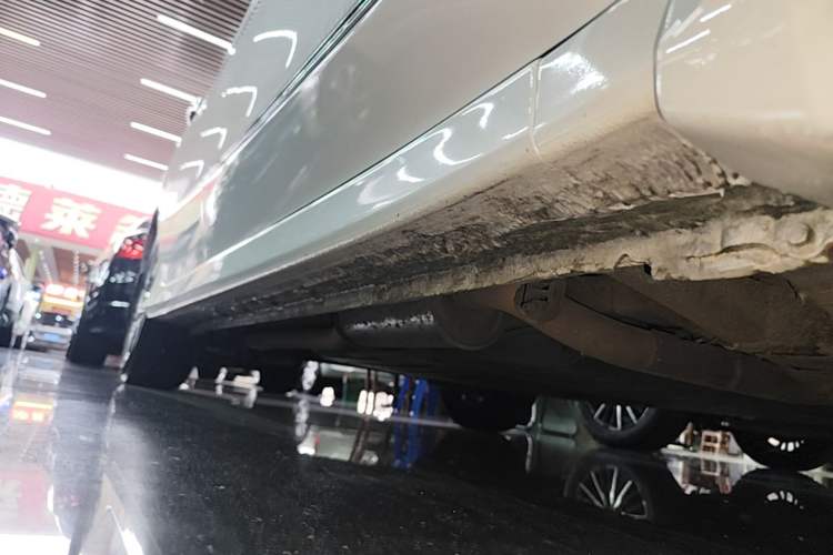 Used Honda Crider 2016 1.8L CVT Luxury Edition Right Side Sill