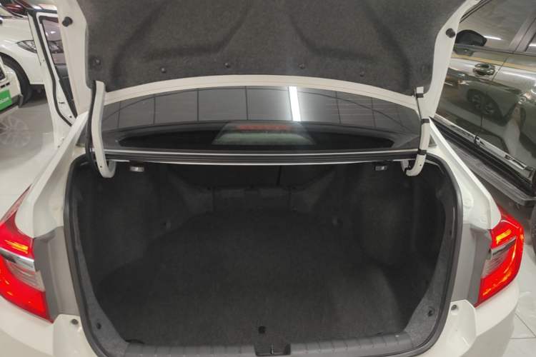 Used Honda Crider 2016 1.8L CVT Comfort Version Trunk