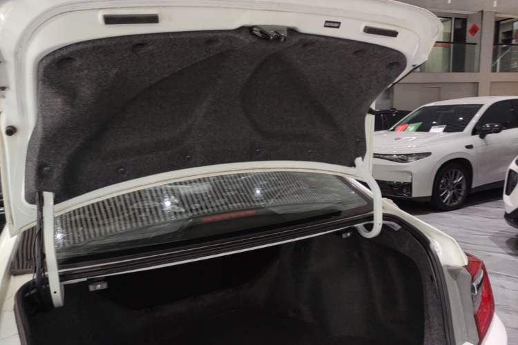 Used Honda Crider 2016 1.8L CVT Comfort Version Trunk