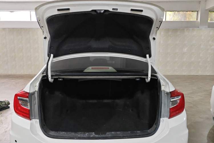 Used Honda Crider 2016 1.8L CVT Comfort Version Trunk