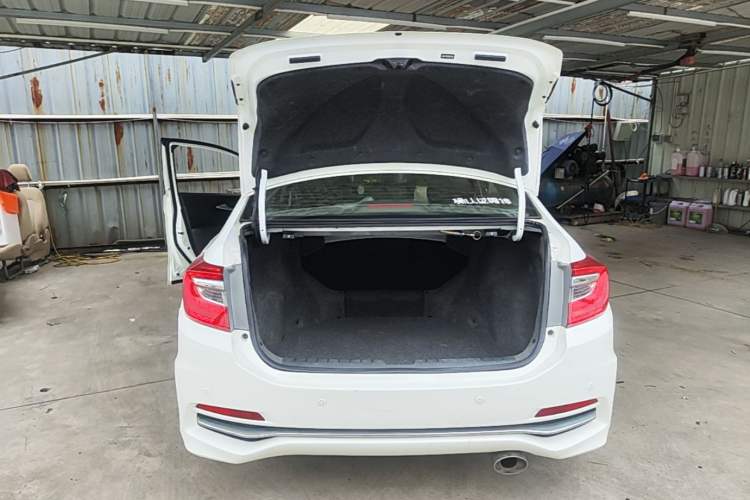 Used Honda Crider 2016 1.8L CVT Luxury Edition Trunk