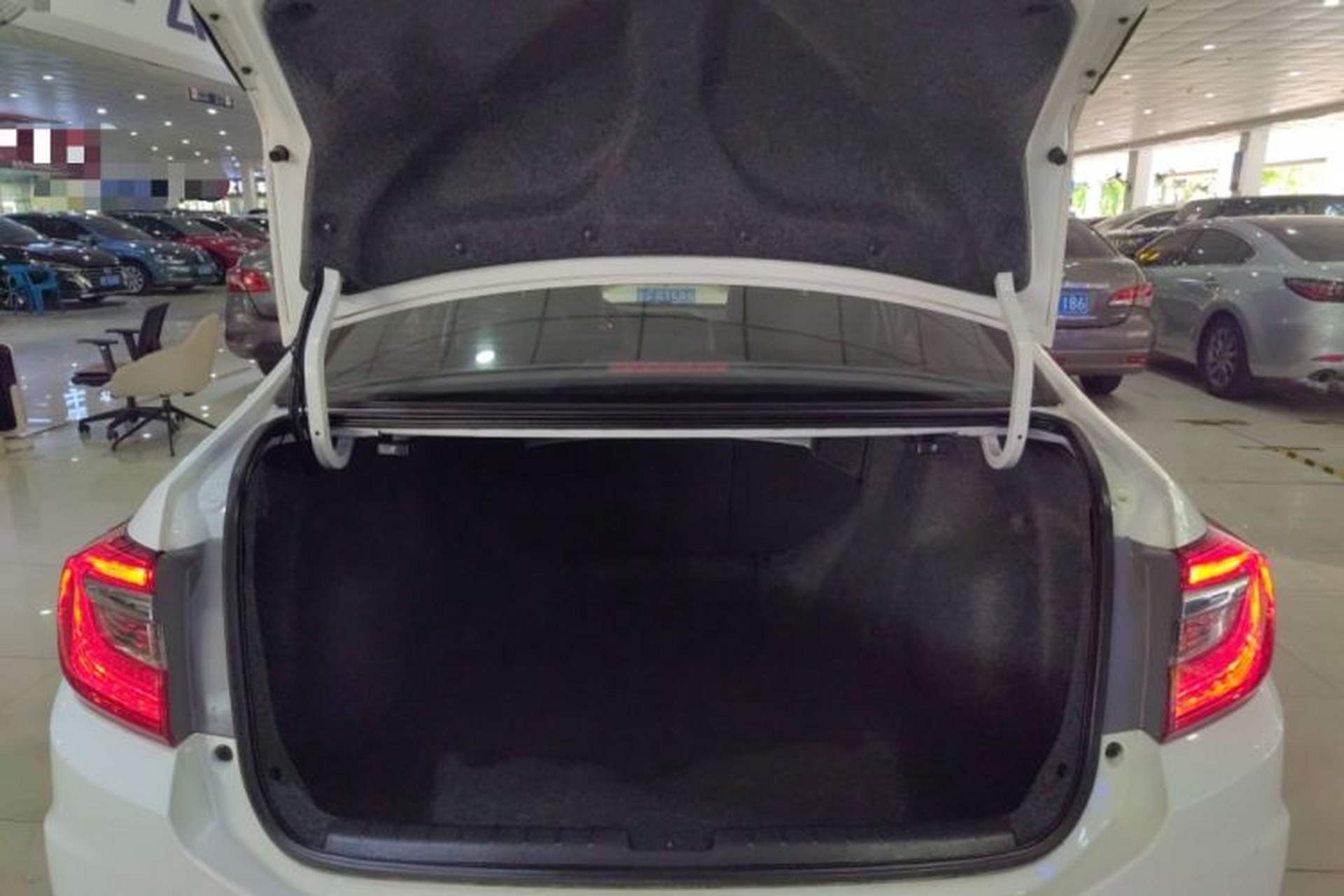 Used Honda Crider 2016 1.8L CVT Comfort Version Trunk