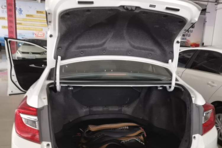 Used Honda Crider 2016 1.8L CVT Comfort Version Trunk