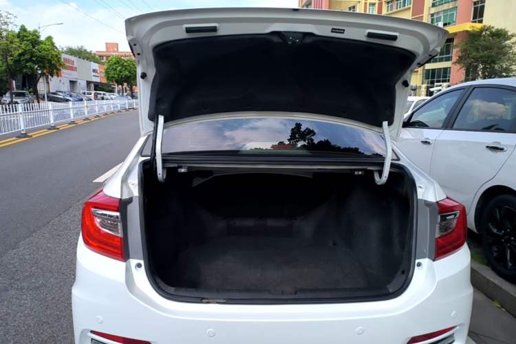 Used Honda Crider 2016 1.8L CVT Luxury Edition Trunk