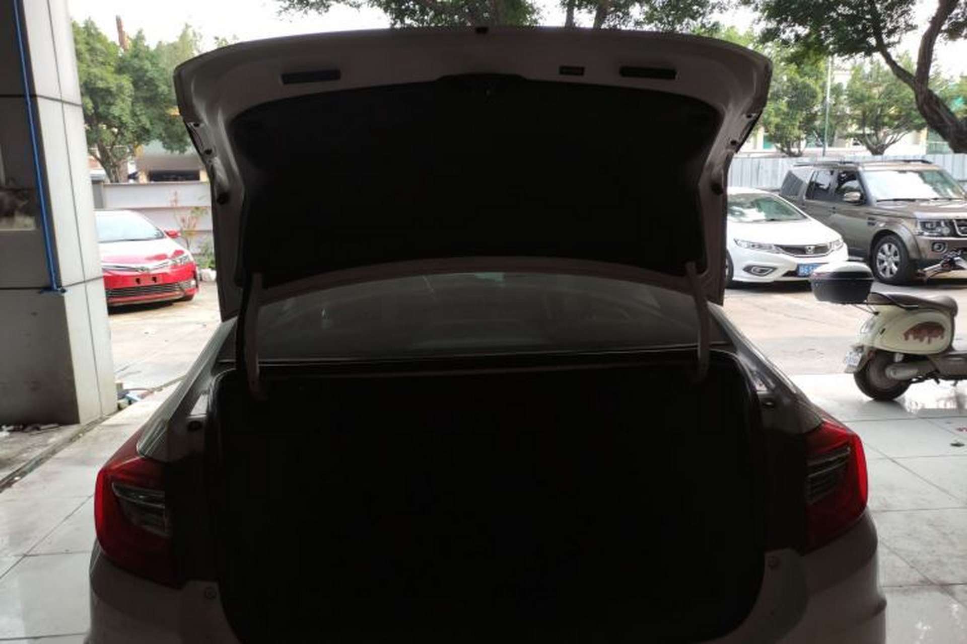 Used Honda Crider 2016 1.8L CVT Luxury Edition Trunk