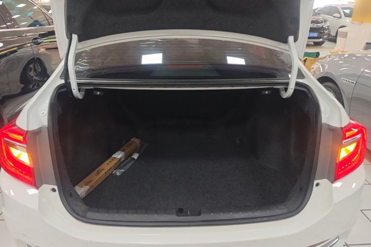 Used Honda Crider 2016 1.8L CVT Luxury Edition Trunk