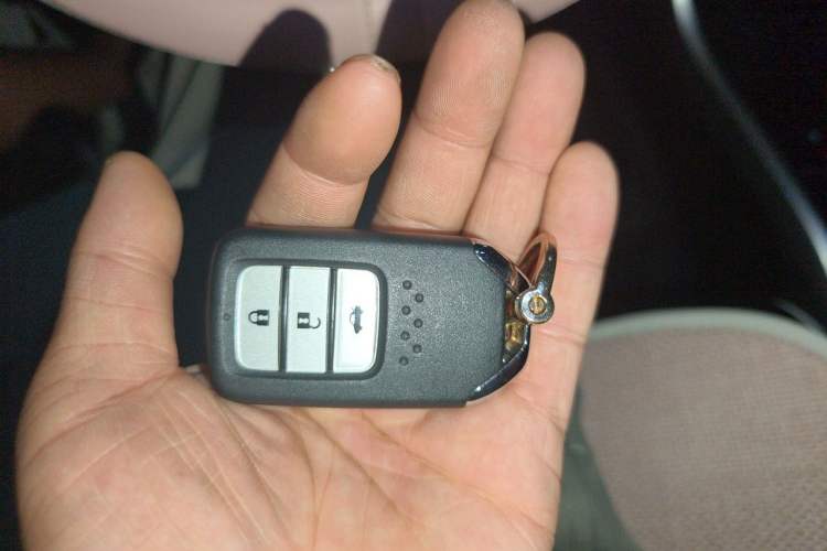 Used Honda Crider 2016 1.8L CVT Luxury Edition Vehicle Key