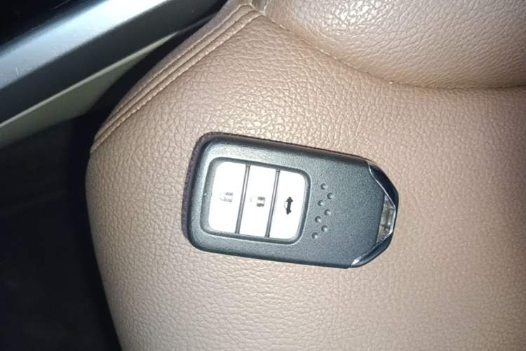 Used Honda Crider 2016 1.8L CVT Luxury Edition Vehicle Key