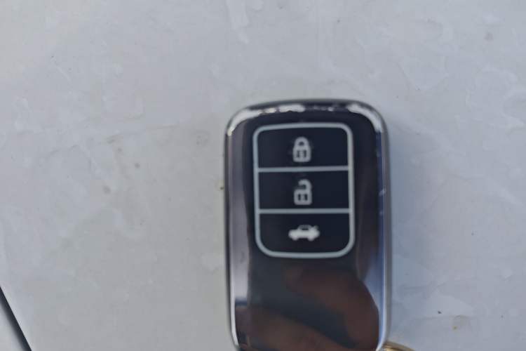 Used Honda Crider 2016 1.8L CVT Luxury Edition Vehicle Key