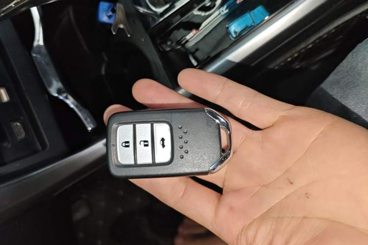 Used Honda Crider 2016 1.8L CVT Luxury Edition Vehicle Key