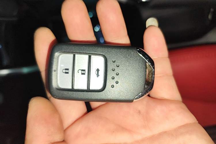 Used Honda Crider 2016 1.8L CVT Luxury Edition Vehicle Key