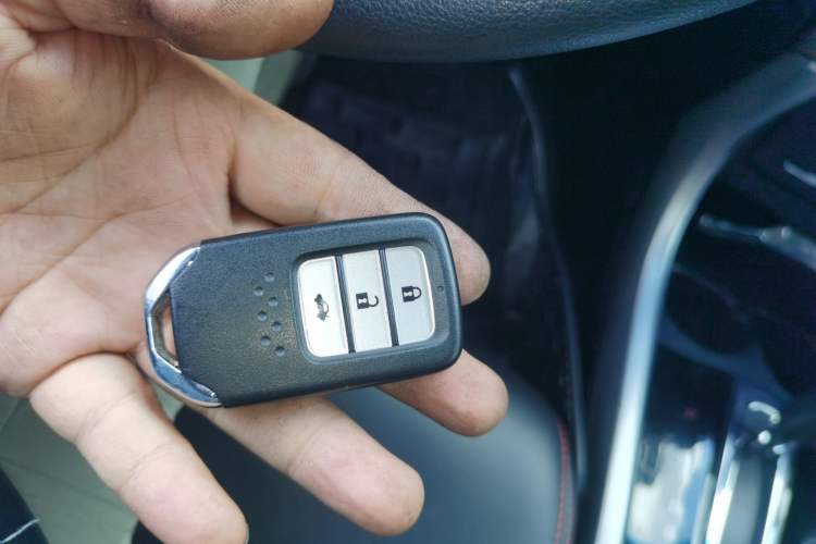 Used Honda Crider 2016 1.8L CVT Luxury Edition Vehicle Key