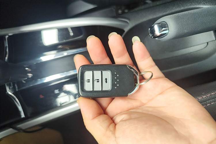 Used Honda Crider 2016 1.8L CVT Luxury Edition Vehicle Key