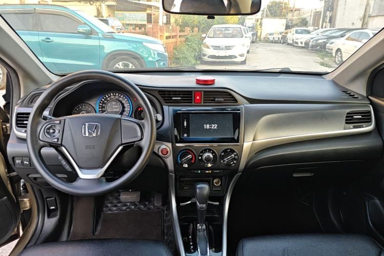 Used Honda Crider 2016 1.8L CVT Luxury Edition Center Console