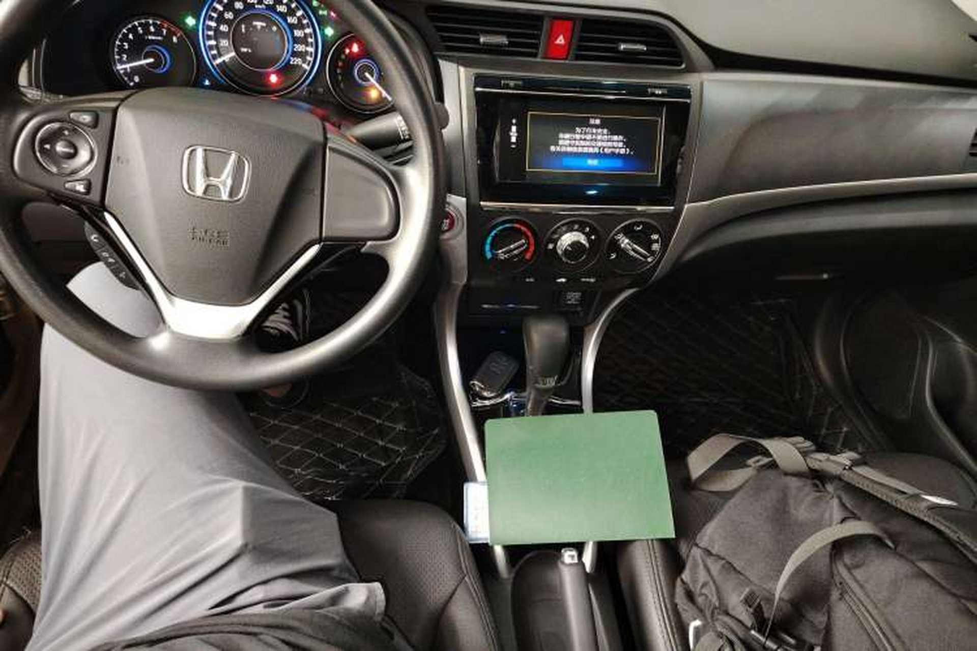 Used Honda Crider 2016 1.8L CVT Luxury Edition Center Console