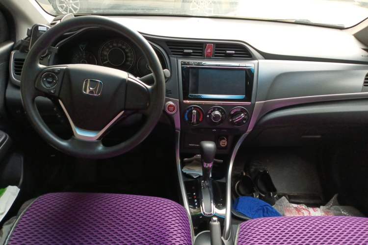 Used Honda Crider 2016 1.8L CVT Luxury Edition Center Console