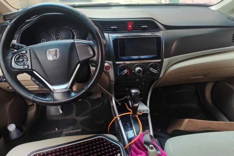 Used Honda Crider 2016 1.8L CVT Luxury Edition Center Console