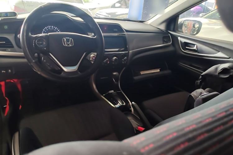 Used Honda Crider 2016 1.8L CVT Luxury Edition Center Console
