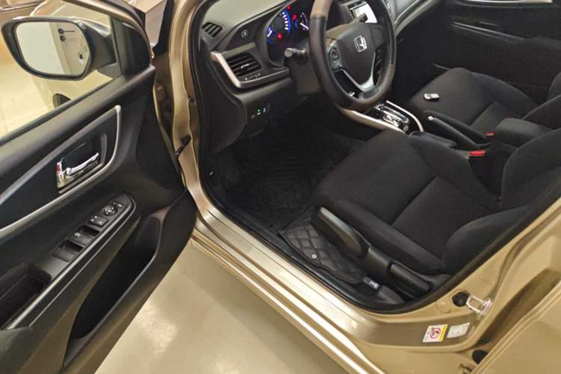 Used Honda Crider 2016 1.8L CVT Luxury Edition Driver Seat