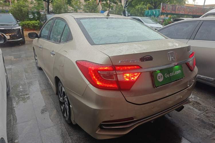 Used Honda Crider 2016 1.8L CVT Luxury Edition Exterior 2