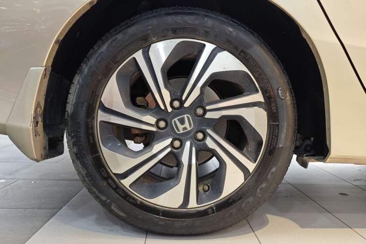 Used Honda Crider 2016 1.8L CVT Luxury Edition Exterior 3
