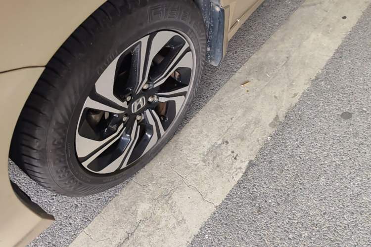 Used Honda Crider 2016 1.8L CVT Luxury Edition Exterior 4