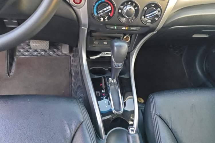 Used Honda Crider 2016 1.8L CVT Luxury Edition Gear Lever